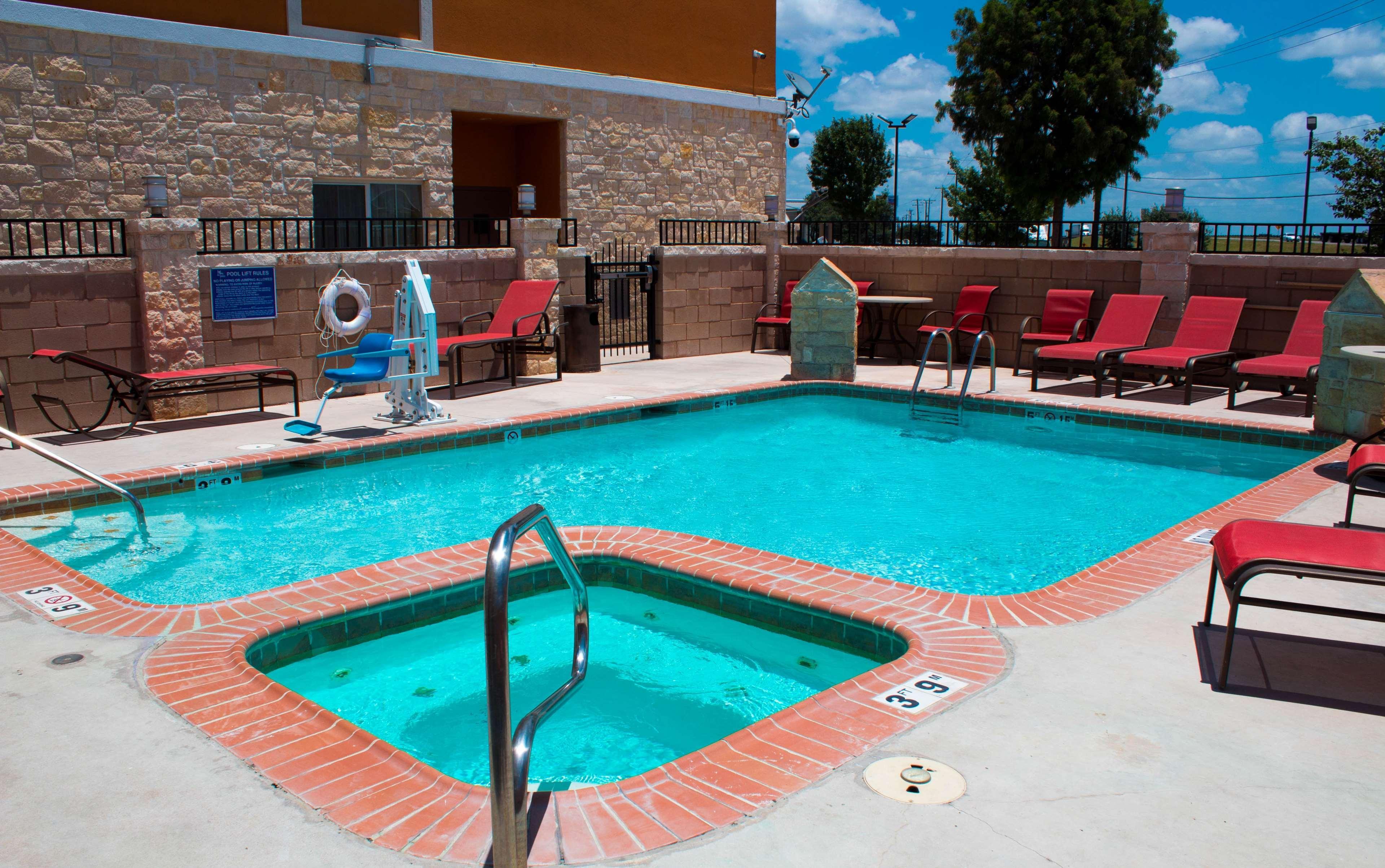 Best Western Plus San Antonio East Inn & Suites Экстерьер фото